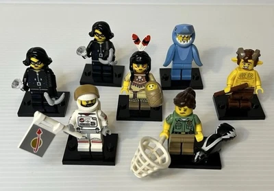 Lote 15 de minifiguras colecionáveis LEGO série - Astronauta tubarão fauno mulher tribal - Imagem 1 de 4