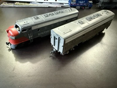 Athearn F7A&B Unit SP 6352 A Unit & 8237 B Unit Ho Scale - Image 1 of 4