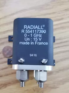 RADIALL R554117390 15V 0-1 GHz - Picture 1 of 5