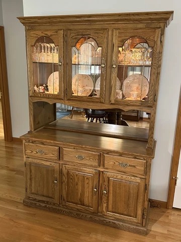 Lighted, Oak China Cabinet w/Mirror and Lined Drawers Cover