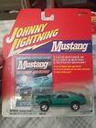 Johnny Lightning 1970 Ford Mustang Illustrated Boss 302 Green (J13)