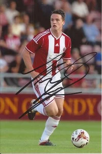 SHEFFIELD UNITED * STEPHEN McGINN SIGNED 6X4 ACTION PHOTO+COA - Picture 1 of 1