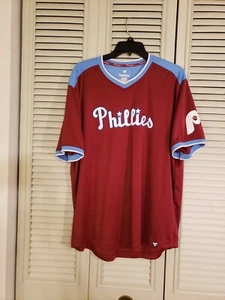 Fanatics Philadelphia Phillies Men’s V Neck Shirt Size XL Maroon / Blue - Picture 1 of 6