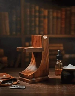 Cepillo de afeitar y soporte de afeitar premium para hombre hecho en madera. Perfecto para todo tipo de regalo Foto 1 de 4