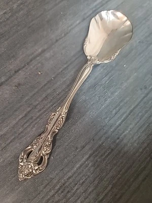 Декоративный совок Michelangelo от Oneida из чистого серебра 5 3/4 дюйма на заказ - Изображение 1 из 4