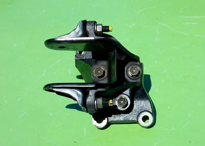 SOPORTES DE MONTAJE MOTOR TRASERO CHEVY METRO 95-01 30013070 OEM 30001639 GEO 1.3L Foto 1 de 4