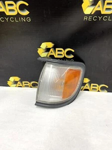 1996-1999 Nissan Pathfinder Left Driver Turn Signal Lamp Assembly - Picture 1 of 9