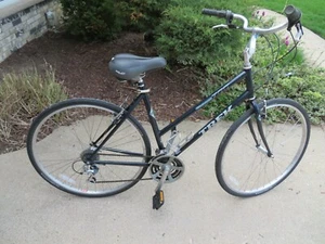 bicycle, Trek 700 women's 20 inch. Hybrid.  - Picture 1 of 12