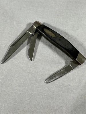 BUCK 373 TRIO WITH 3 Blades Folding Pocket Knife - Great Condition - Image 1 of 3