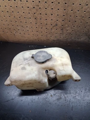 94 Chevy Suburban Windshield Washer Fluid Reservoir With Pump Oem Wiper Tank B36 - Image 1 of 3