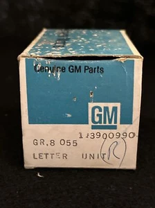 NOS 1961-62 General Motors Front Nose Emblem 8 Piece Letter Set #3900990 - Bild 1 von 3