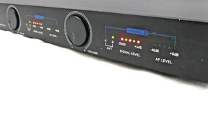 BOSE AK339 VHF Dual-Channel Wireless Microphone System mit 2 Antennen - Bild 1 von 5