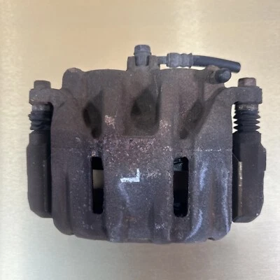 Conjunto de pinza de freno delantera izquierda Honda CR-V 2016-2018 FABRICANTE DE EQUIPOS ORIGINALES Foto 1 de 4