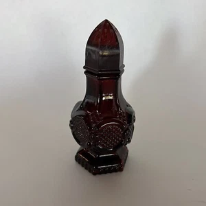 Vintage 1978 Avon Cape Cod Salzstreuer/Parfümflakon rubinrotes Glas - Bild 1 von 6