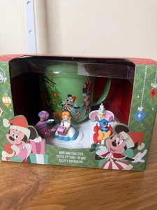 Disney Parks Disney Classics Weihnachten Tasse und Untersetzer Set (NEU IM KARTON) Neu im Karton - Bild 1 von 3