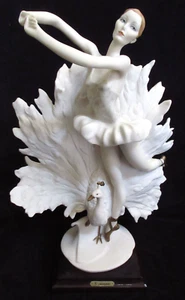 Beautiful Giuseppe Armani Bisque Ballerina Gold Shoes w/Peacock 1990 Capodimonte - Picture 1 of 14