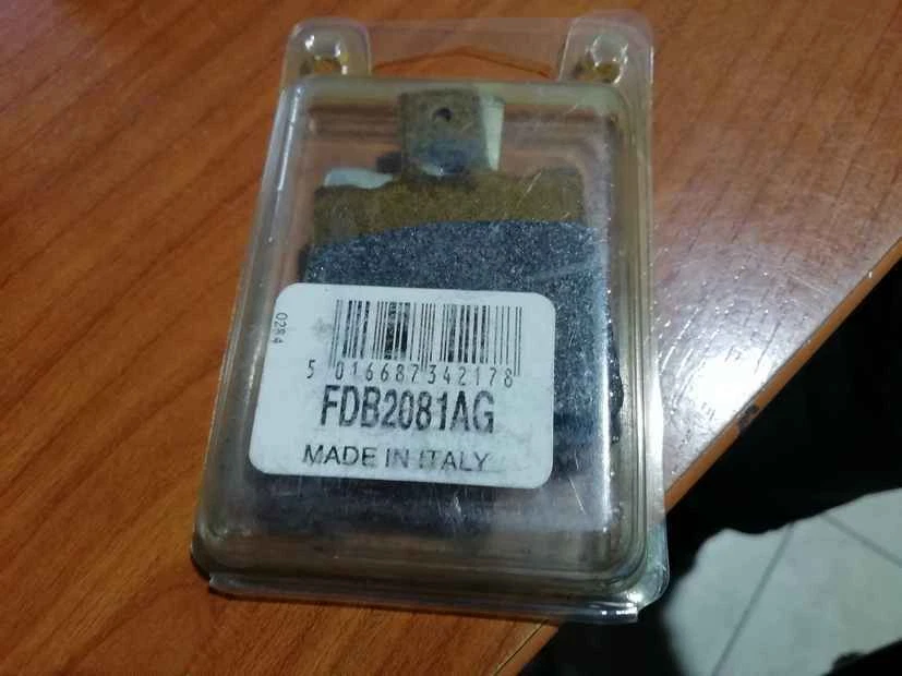 COPPIA PASTIGLIE FRENO ANTERIORE APRILIA LEONARDO 125 150 1997 1998 FDB2081AG  - Immagine 1 di 1