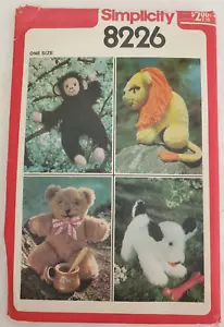Simplicity 8226 Stuffed Toys Monkey Lion Bear Dog New 1977 Uncut - Picture 1 of 2