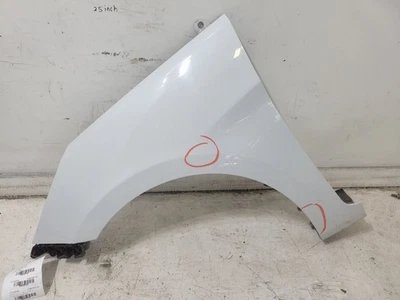 Panel de guardabarros del conductor Hyundai Accent 2012-2017 - blanco tiza *pequeñas abolladuras* Foto 1 de 4