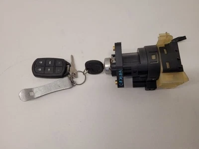 2000-2005 CHEVROLET IMPALA Ignition Switch W Key 22670487 - Image 1 of 4