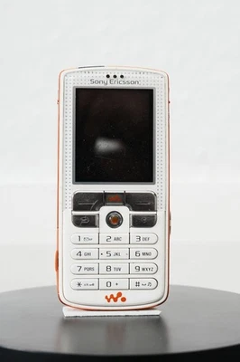 Sony Ericsson W800i White Unlocked – Rare Iconic Walkman Phone - Image 1 of 4