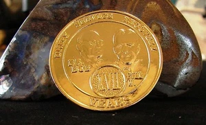 Alcoholics Anonymous Gold Plate 17 Year AA Medallion Token Coin Chip Sobriety - Picture 1 of 2