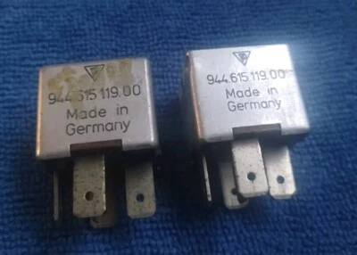 DOS RELÉS SOPLADOR AC FAROS ANTINIEBLA ORIGINALES USADOS PORSCHE 944 968 Foto 1 de 3