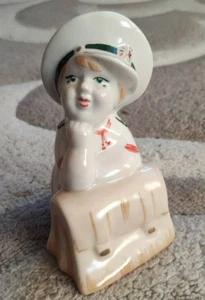 Statuette porcelain boy with briefcase vintage USSR 120mm - Picture 1 of 8