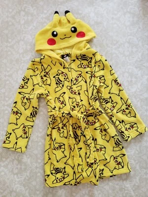 Pijama de lã e pelúcia amarelo com capuz para crianças Nintendo Pokémon Pikachu 10 - Imagem 1 de 3