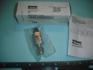 PARKER Inline Check Valve 2M4Z-CO4L-1-V-SS CPI  316SS 1/8" MNPT X 1/4" Comp - Picture 1 of 4