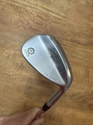 TITLEIST BV VOKEY S GRIND 56 10 SM5 CUÑA DE ARENA PARA HOMBRE DIESTRO 35,5 pulgadas Foto 1 de 4