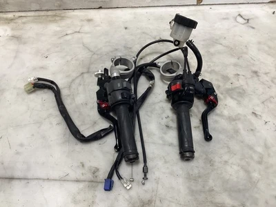 09-14 Yamaha YZF R1 RIGHT LEFT SIDE HANDLEBARS CLIP ONS CONTROLS CLUTCH BRAKE  Foto 1 de 3