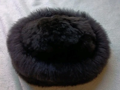 Sombrero de invierno de piel de alpaca negra genuina Peruvian Connection talla adulto  Foto 1 de 4
