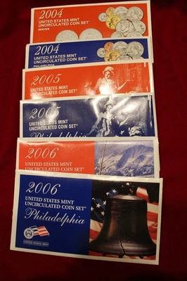2004, 2005 & 2006  U.S. Mint Sets -64 Unc P & D Coins with  OGP/Envelopes - Image 1 of 4