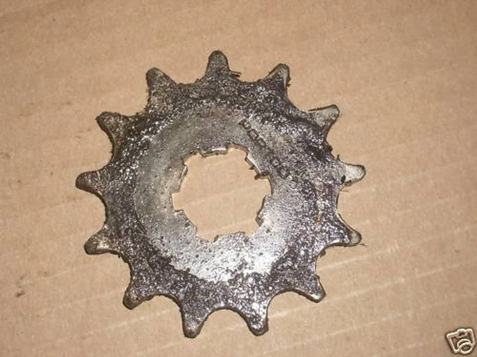 PIÑÓN DELANTERO 1977 77 YAMAHA YZ250 YZ 250 1W3 Foto 1 de 1