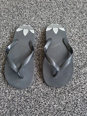Boys Adidas Flip Flops Uk Size 3 Black Unisex Worn  - Image 1 of 4