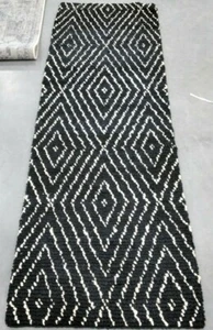 BLACK / IVORY 2'-6" X 8' Pulled Threads Rug, Reduced Price 1172705147 BOH702A-28 - Picture 1 of 4
