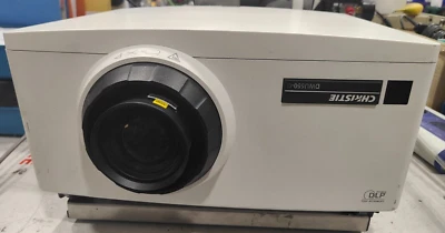 CHRISTIE DWU550-G Projector - Image 1 of 4