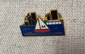 BPOE Elks Lodge 44 Minneapolis Minnesota Velero Sombrero Solapa Pin Pinback - Imagen 1 de 2