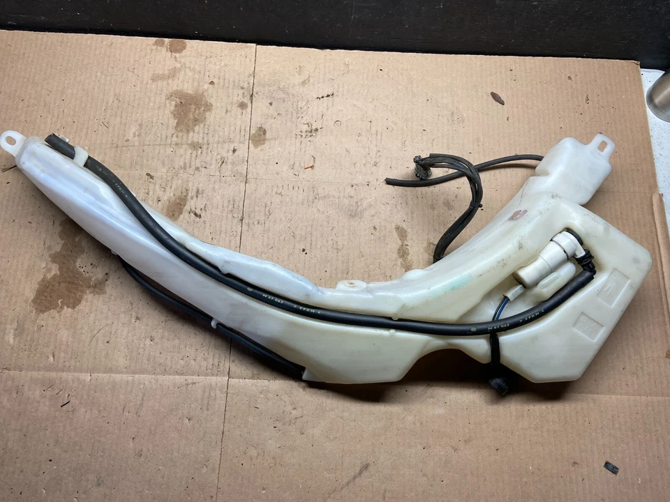 Maserati Spyder 4200 M138 2002 a 2007 parabrisas lavadora botella tanque OEM C4388 Foto 1 de 4