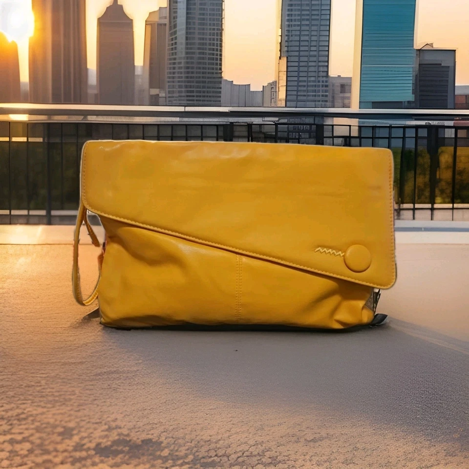 Bolso de Mano Vintage Años 80 Amarillo Mostaza Pacific Connections Con Muñequera (Grande) Foto 1 de 4