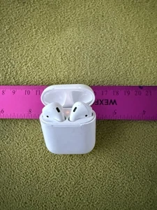 Apple AirPods 1st Generation A1523 Charging Case And AirPods Tested - Photo 1 sur 6