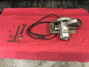 Vintage Black & Decker Utility 6” AC/DC U-62 Adjustable Circular Saw RUNS GOOD!! - Picture 1 of 11