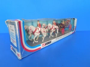 CORGY COFFRET JUBILLE DE LA REINE 1977 TRES BEAU COFFRET AVEC LE LANDAU ROYAL - Photo 1/11
