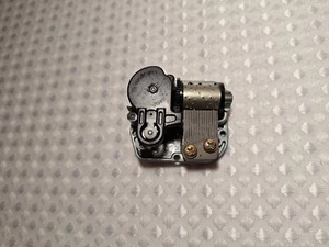 Music Box Movement Wind Up Mechanism Works Plays "Paddington's Lullaby" W/ Key - Picture 1 of 6