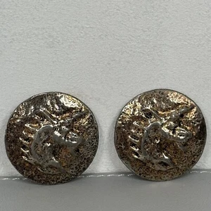 Rare Vintage Large Medieval Style Metal Unicorn Buttons Set Of 2 - Picture 1 of 8