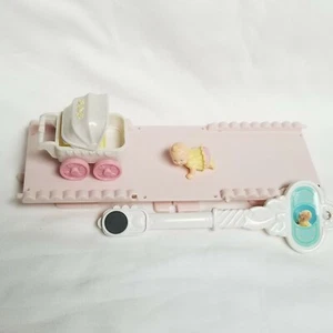 1988 Fisher Price Precious Places Baby Amanda & Carriage Magnetic Key Dollhouse - Picture 1 of 11