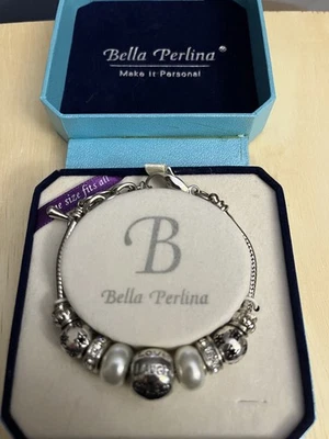Bella Perlina: Pulsera con dije de plata flor negra/blanca nueva en caja, nueva, nunca  Foto 1 de 4
