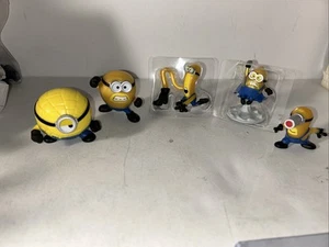 Cattivissimo Me 4 Mega Mayhem Minifigures Serie 1 2024 Deco Alternativo Set di 5 - Foto 1 di 21