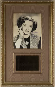 BETTE DAVIS - AUTOGRAPHED SIGNED PHOTOGRAPH - Picture 1 of 4